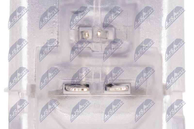 Lampa LED torpedou Audi A1 (8x1, 8xk) 2010-2018; A3 (8p1) 2003-2012; A4 (B5/B6/B7/B8) 1994-2015; A5 (8t3, 8ta) 2007-2017; A6 (C6) 2004-2011; A8 (D2/D3/D4) 2004-2018; Q5 (8rb) 2008-2017; Q7 (4lb) 2006-2015; 4B0947415A; NTY, aftermarket