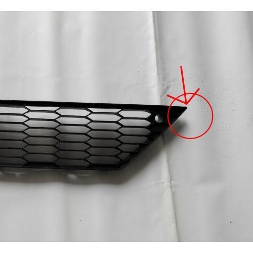 Grila bara Seat Leon (5f), 2017-12.2020, Model FR, Fata, partea centrala, 5F0853667J9B9, COLTURI RUPTE - VEZI POZE