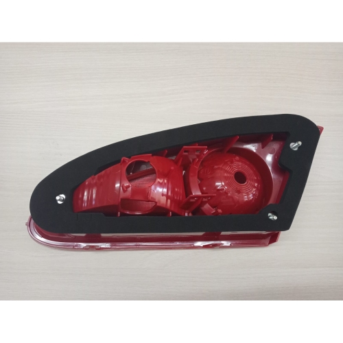 Lampa stop Seat Leon (1m1), Leon (1p1) Hella 9EL982001091, parte montare : Stanga, Partea interioara PREZINTA LOVITURI