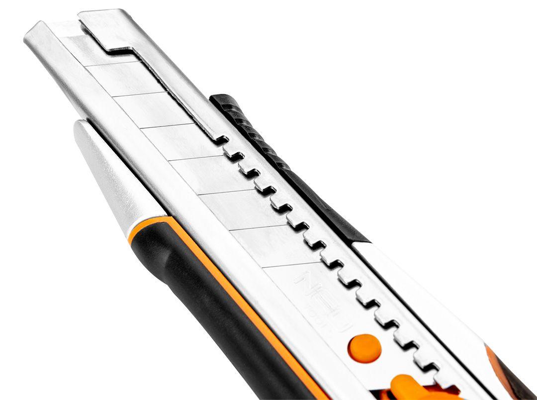 cutter lama retractabila 18 mm, taiere rapida si sistem blocare a lamei 63-050