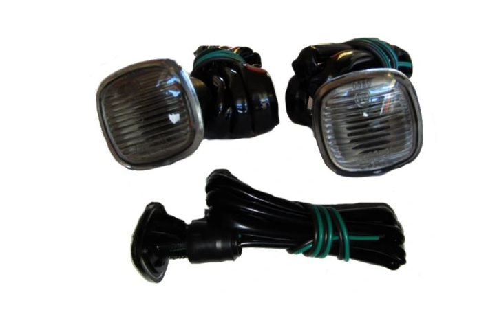 Lampa semnalizare aripa Skoda Octavia 1997-2010, Fabia 2000-2007, Audi A3 8L 1996-1999, A4 B5 1994-1998, A8 D2 1994-1998, Seat ibiza/Cordoba 1999-2002 , tuning, fumurie, cu suport bec, tip bec WY5W, partea Dreapta = Stanga, 1 buc,TYC 185327B52M