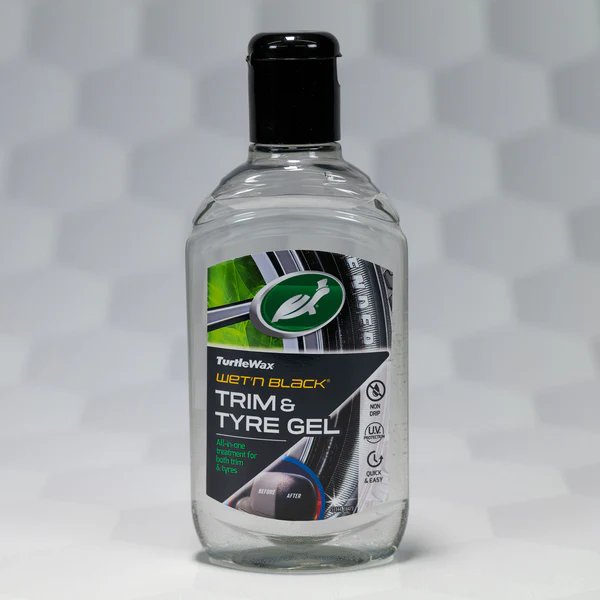 Gel intretinere si luciu anvelope si elemente palstic, aspect umed Turtle Wax Wet N Black 300ml
