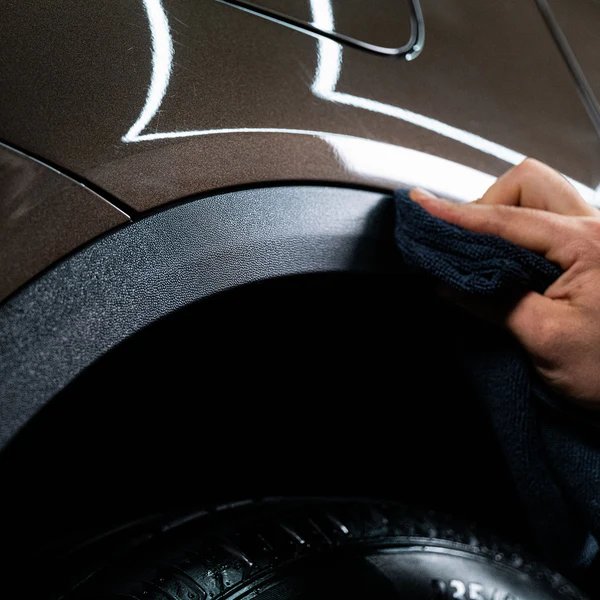 Gel intretinere si luciu anvelope si elemente palstic, aspect umed Turtle Wax Wet N Black 300ml