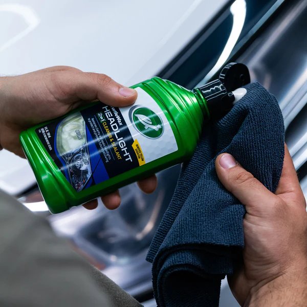 Solutie curatare si polisare sticla faruri TurtleWax 53168 , 300ml