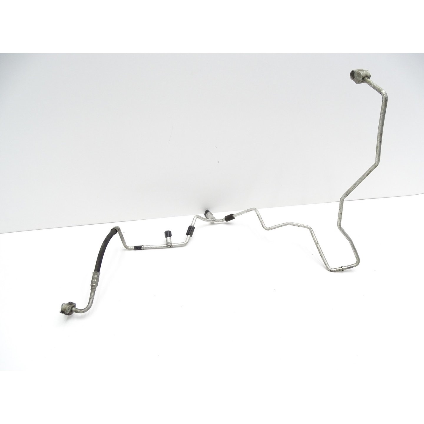 Conducta aer conditionat Seat Ibiza 08-17, Skoda Fabia 14-, Rapid 12-, motor 1.4 TSI, 1.8 TSI, 1.2 TDI TSI, 1.4, 1.4 TDI, 1.6, 1.6 TDI, 1.9 TDI, 2.0, 2.0 TDI, furtun inalta presiune , Condensor - Evaporator, freon : R134A, Iesire: 12.8mm, Intrare: 14.6mm Conducta aer conditionat Seat Ibiza 08-17, Skoda Fabia 14-, Rapid 12-, motor 1.4 TSI, 1.8 TSI, 1.2 TDI TSI, 1.4, 1.4 TDI, 1.6, 1.6 TDI, 1.9 TDI, 2.0, 2.0 TDI, furtun inalta presiune , Condensor - Evaporator, freon : R134A, Iesire: 12.8mm, Intrare: 14.6mm