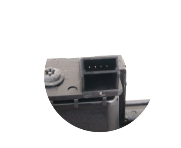 Lampa numar Audi A3 (8p), 04.2008-10.2012 Cabrio; A4 (B6/B7), 11.2000-2008; A6 (C6), 05.2004- Sedan; A8 (D4/4f), 12.2009-11.2013, versiune fara camera mers inapoi, spate, centrala, cu micro comutator; cu gaura incuietoare portbagaj; Cu suport; C5W;
