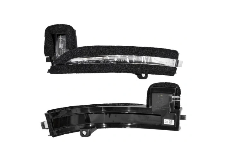 Lampa semnalizare oglinda Chrysler Pacifica, 03.2016-08.2020; Pacifica, 04.2020-; Voyager, 06.2019-12.2023, montare fata, stanga, LED; Omologare: SAE; OE