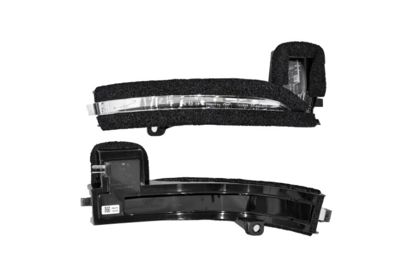 Lampa semnalizare oglinda Chrysler Pacifica, 03.2016-08.2020; Pacifica, 04.2020-; Voyager, 06.2019-12.2023, montare fata, dreapta, LED; Omologare: SAE; OE