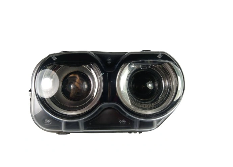 Far Dodge Challenger, 09.2014-2024, montare fata, dreapta, cu lumini de zi tip LED; Tip=USA; HiR2+LED; manual; cu capac; cu bec; Omologare: SAE; halogen, RapidAuto