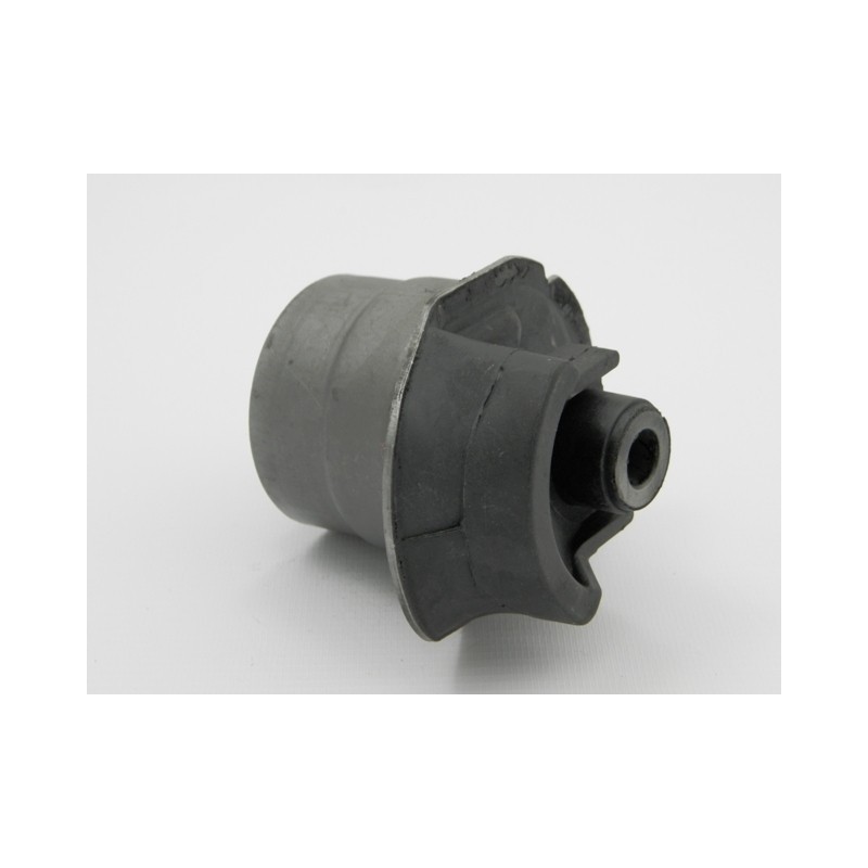 Bucsa punte spate cauciuc-metal Toyota Corolla Ce120, Nze120 2000-2006 , 48725-02230