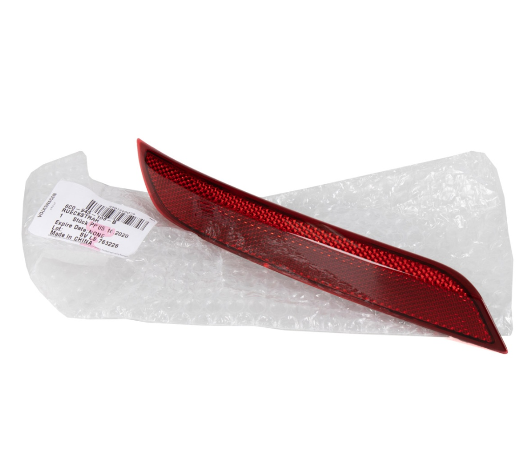 Element reflectorizant catadioptru Bara Spate VW POLO 6R 2014-2017 model HATCHBACK, original 6C0945106B, partea dreapta