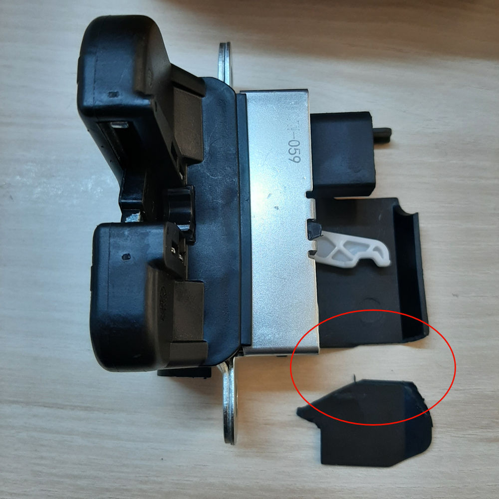 Mecanism inchidere haion spate Vw Golf 5 2003-, Golf 6 2008-, Passat B5 Fl Variant 2000-, Passat B6 Variant 2005-, Passat B7 Variant 2010-, NTY EZC-VW-059 CARCASA RUPTA