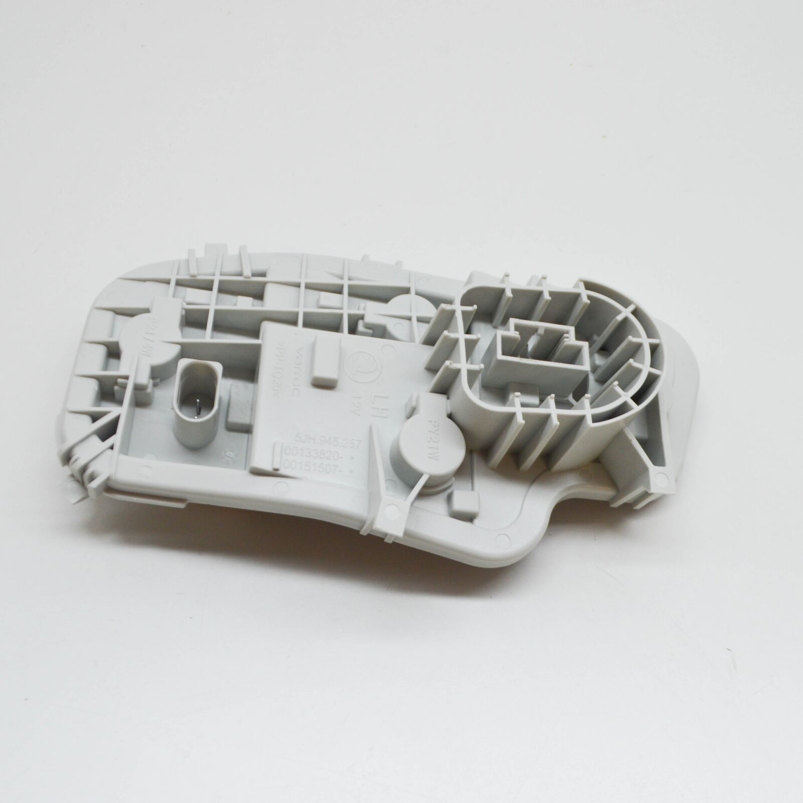 Soclu bec lampa spate SKODA RAPID (NH), 10.2012-, partea stanga, OE, tip bec P21/4W+tip bec P21W+PY21W, model liftback
