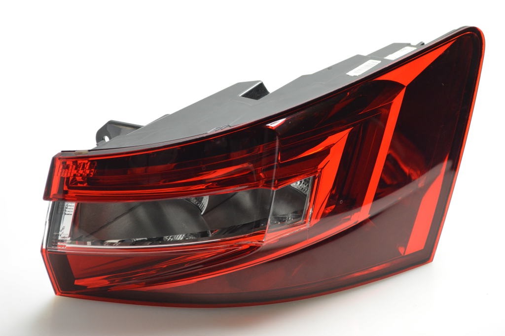 Lampa spate SKODA SUPERB (3V), 05.2015-06.2024, partea dreapta, TYC, LED; rosu-fumuriu; fara suport bec; exterior, Model COMBI, Estate, fara Active