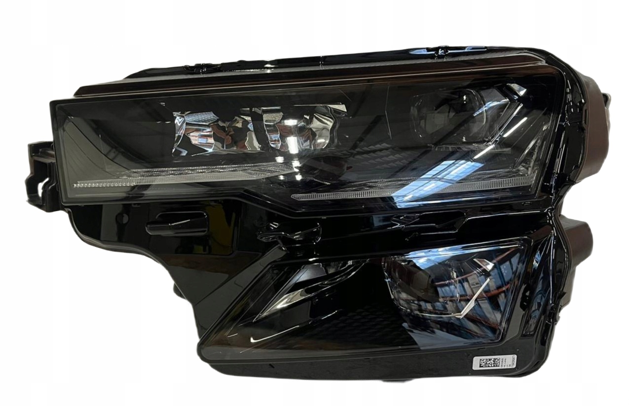 Far SKODA KAROQ, 02.2022-, partea stanga, original, LED; electrical; fara unitate control LED; LED; marked Skoda Crystal Lighting,