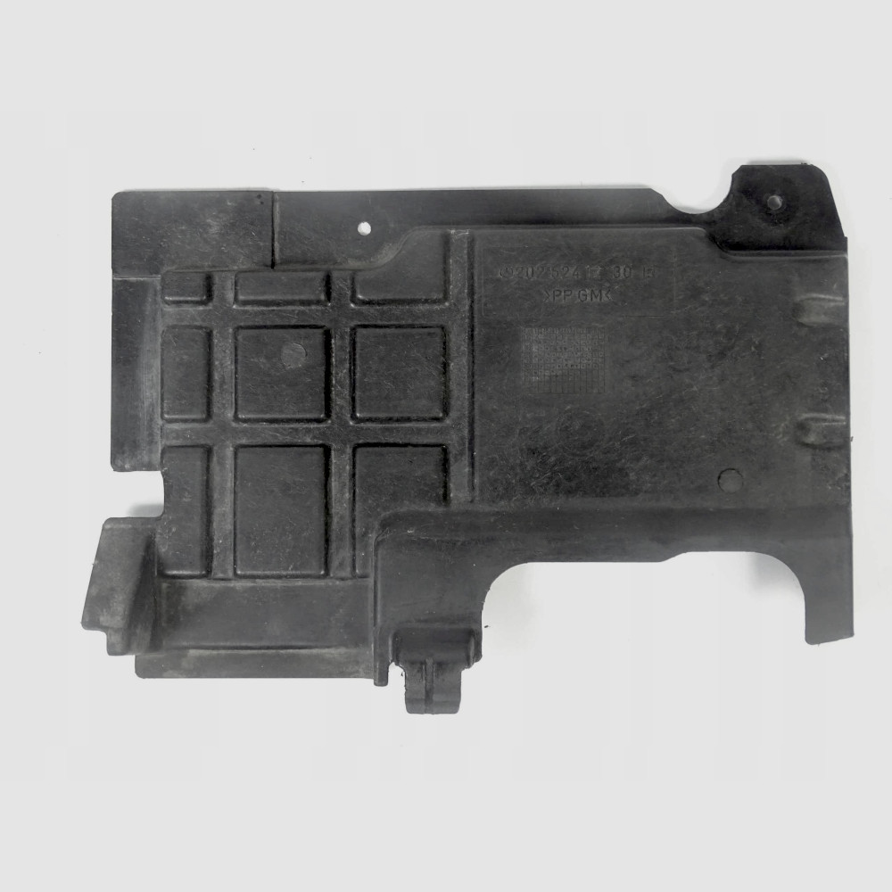 Scut motor fata MERCEDES Clasa C (W202), 03.1993-03.2001; model : 220;230;C36; Clasa C (W202), 03.1993-1997 model : 280, partea stanga, polietilena (PE); lateral,