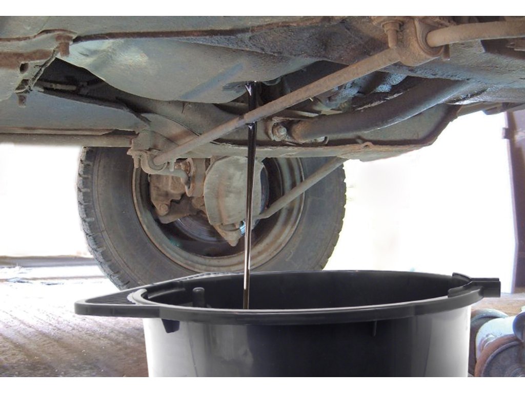 Vas golire ulei Carpoint 8 litri din plastic , 37x10 cm. vas recuperator cu maner Vas golire ulei Carpoint 8 litri din plastic , 37x10 cm. vas recuperator cu maner