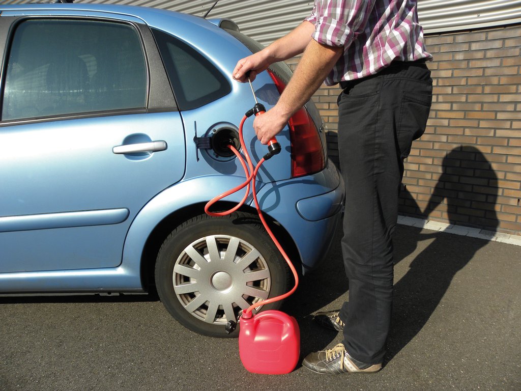 Pompa transfer lichide Carpoint si pompa aer , cu 2 furtunuri de 130 cm. si furtun cu cap umflat aer