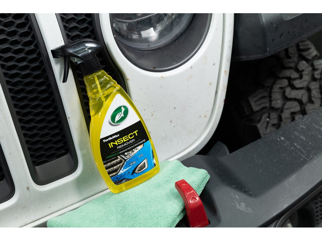 Solutie pentru curatat urmele de insecte si smoala, gudronul de pe caroserie Turtle Wax 52856 GL Bug& Tar Remover 500ml