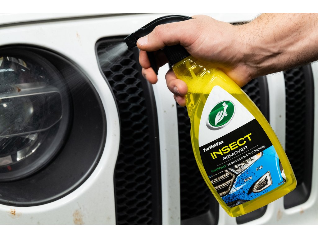 Solutie pentru curatat urmele de insecte si smoala, gudronul de pe caroserie Turtle Wax 52856 GL Bug& Tar Remover 500ml