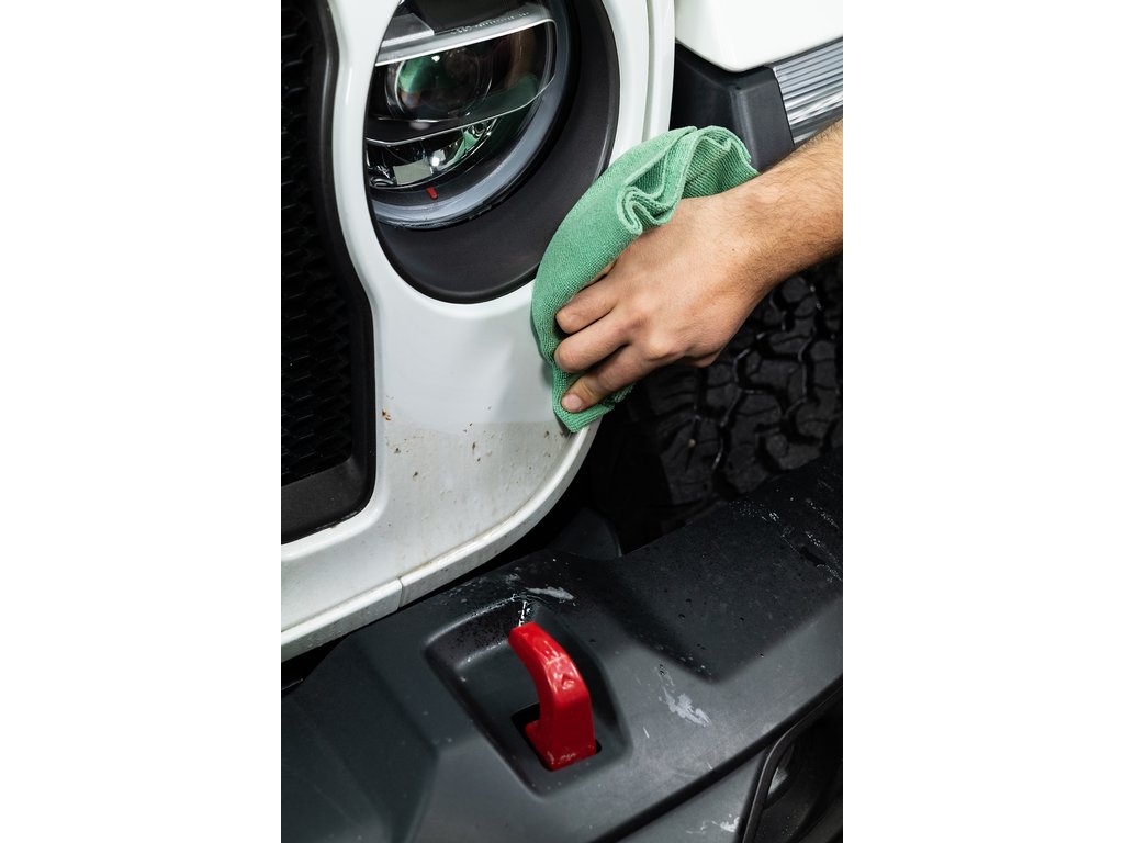 Solutie pentru curatat urmele de insecte si smoala, gudronul de pe caroserie Turtle Wax 52856 GL Bug& Tar Remover 500ml