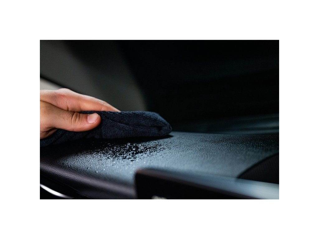 Solutie pentru curatat bordul si elementele din sticla din interior Turtle Wax Dash & Glass 500ml