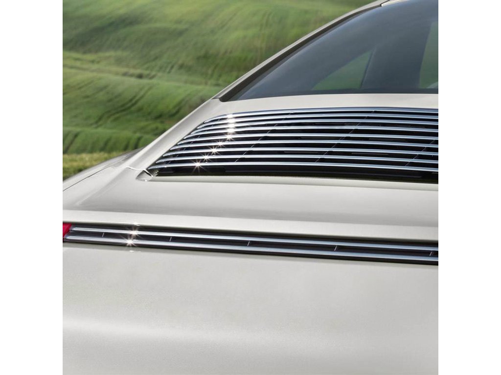 Ornament lateral auto Carpoint cromat 12mm x 8m, cu banda adeziva, pentru exterior si interior
