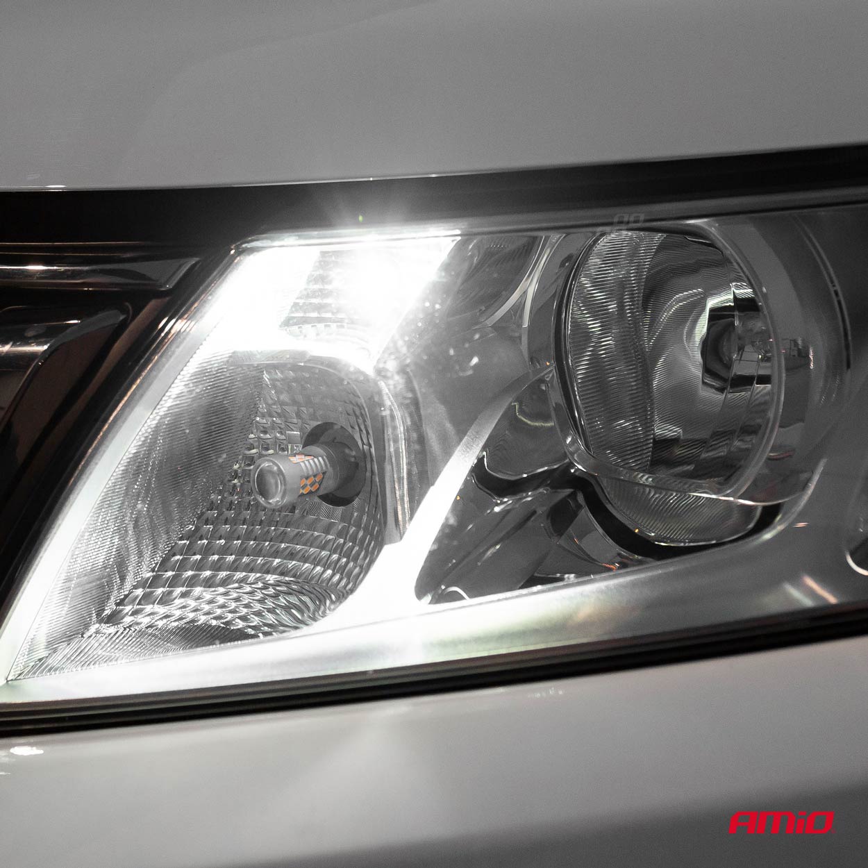 Bec de pozitie tip LED , T10 W2.1x9.5 W5W, 12V , 21 SMD 3014 , culoare alb , AMIO, set 2 buc