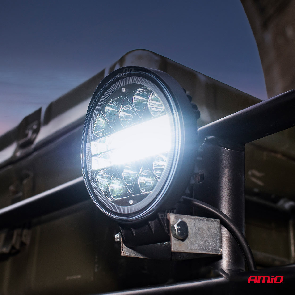 Proiector auto LED AMIO 12-24V, cu 26 LED 3030, rotund 110mm, 1 buc.