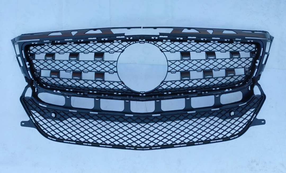 Grila radiator Mercedes Clasa CLS (C218), 01.2011-04.2018, interior, cu gauri pentru senzori de parcare, 2188850165, 50G105; COLT RUPT, VEZI POZA
