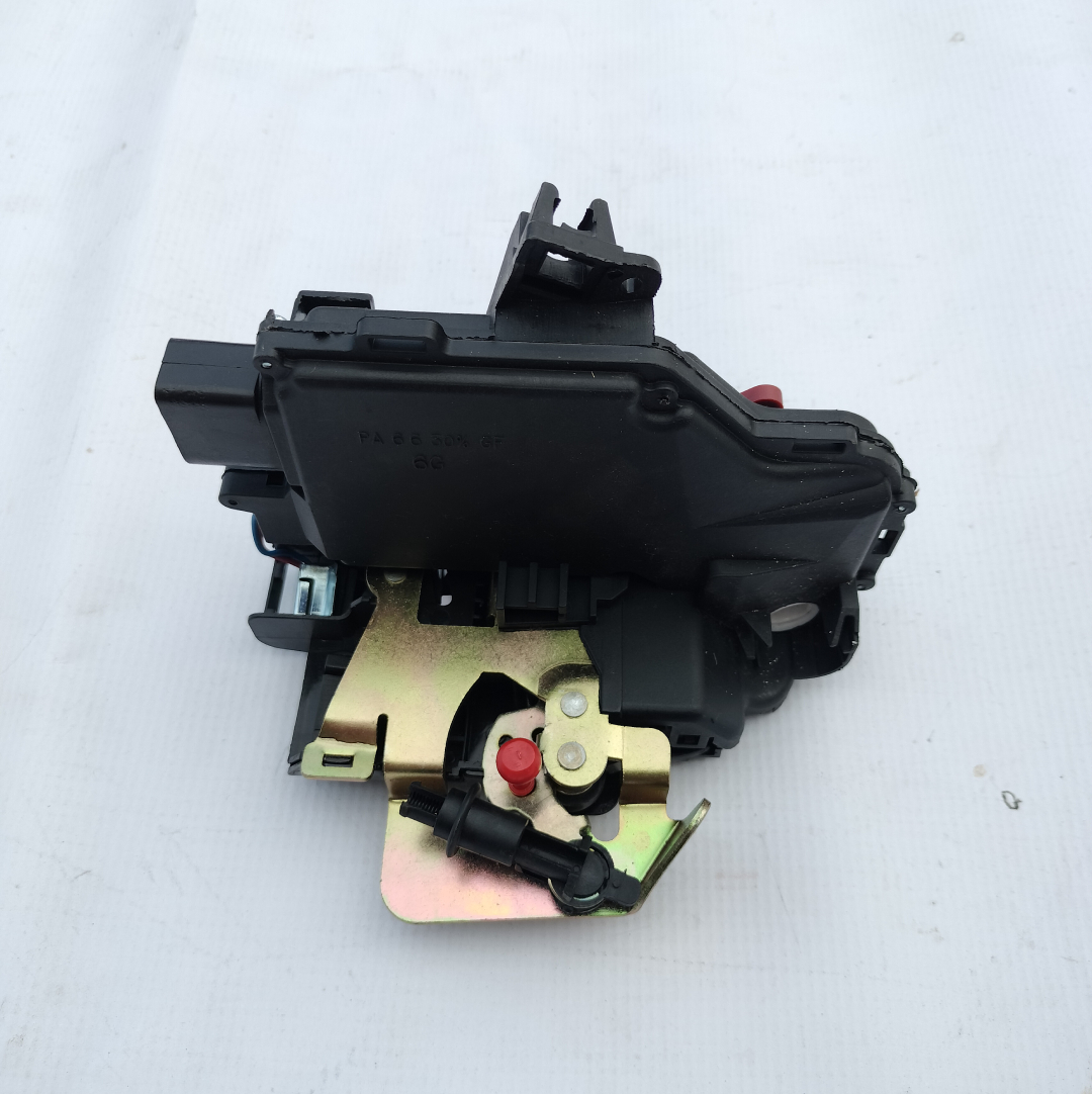 Broasca usa, incuietoare Audi A3 (8p), 05.2003-04.2008 , A4 (B5), 11.1994-09.2001 , A8 (D3), 01.2003-01.2010, usa fata, partea Stanga, cu 9 pini, RESIGILAT, FARA AMBALAJ ORIGINAL, PREZINTA URME DE MONTAJ
