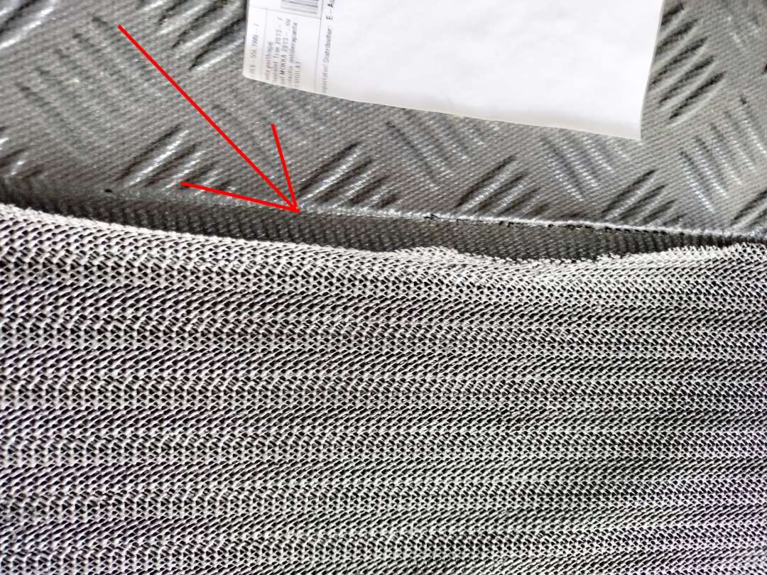 Tavita portbagaj Chevrolet Trax 2013- / Opel MOKKA 2013-, cu protectie antiderapanta; DETERIORAT -VEZI POZA