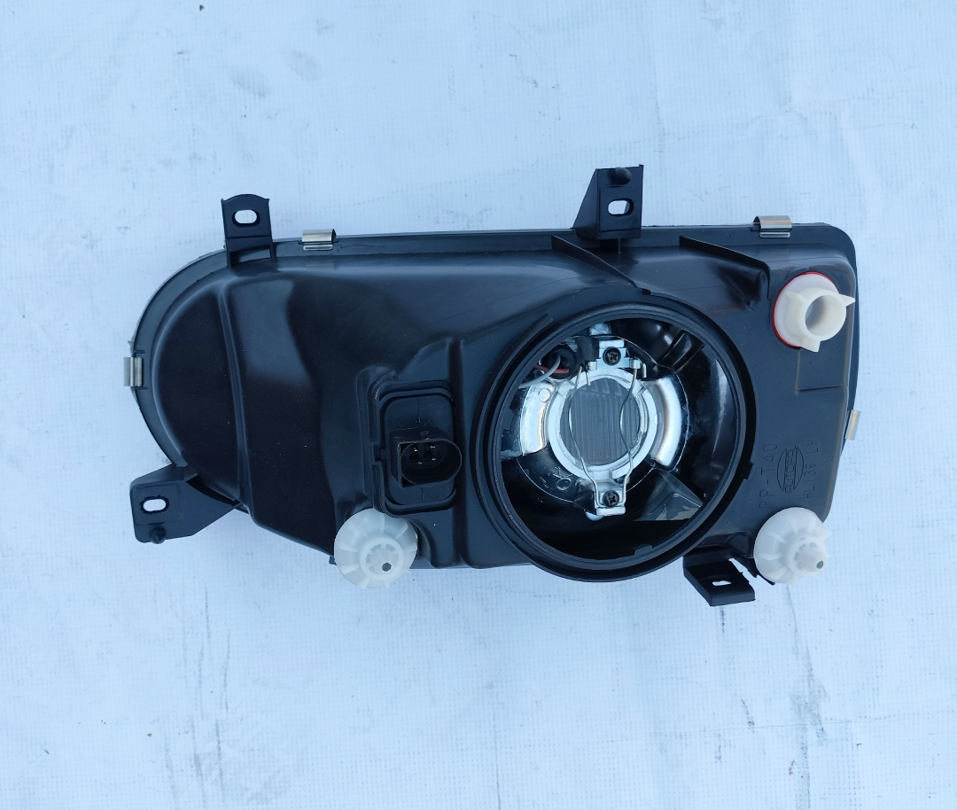Far VW GOLF 3, 08.1991-04.1999, DEPO, fata, partea stanga, cu conector oval; H4+W5W; RESIGILAT