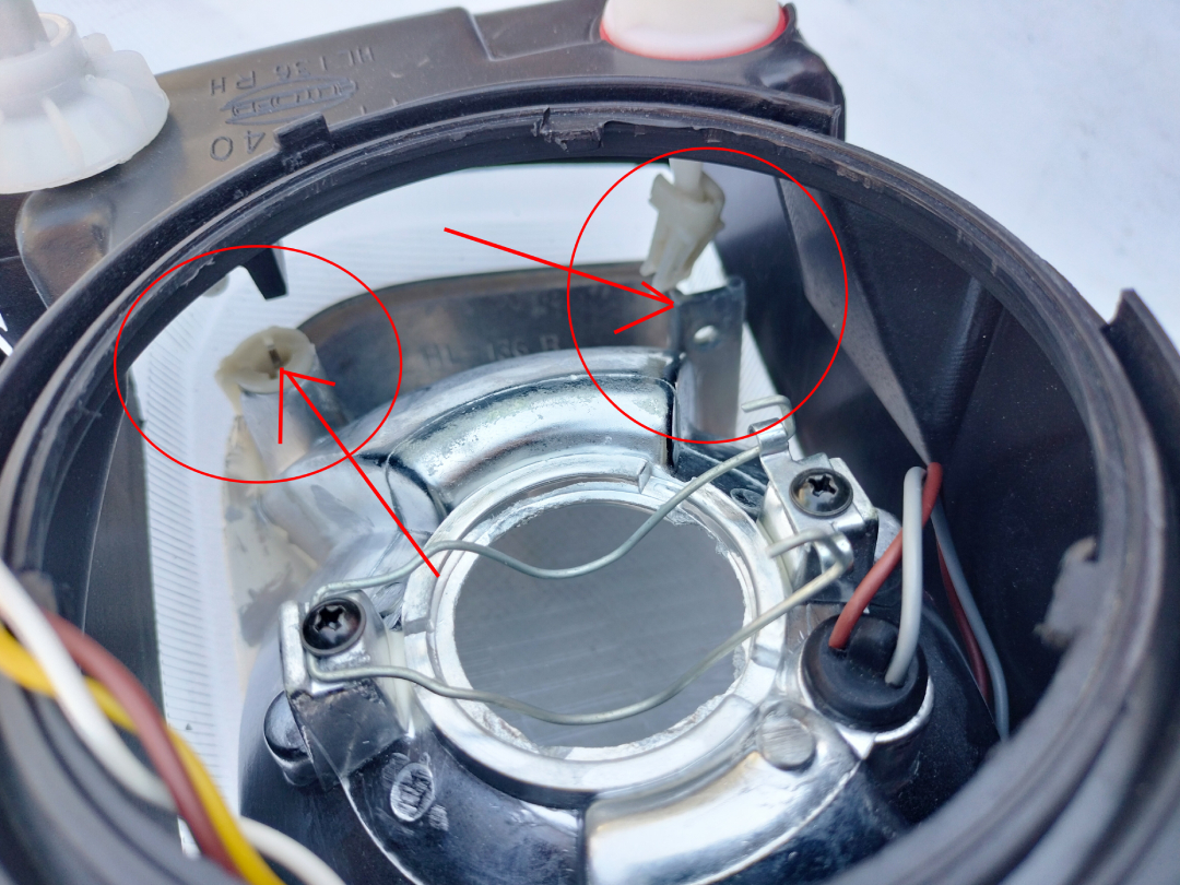 Far VW Golf 3 (Hatchback + Combi+Cabrio) 08.1991-04.1999 AUTOPAL partea Dreapta tip bec H4, conector oval, RESIGILAT