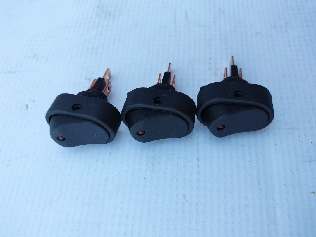 Intrerupator basculant 1 circuit 20A-12V DC OFF-ON, cu LED rosu, Set comutatoare 3 BUC