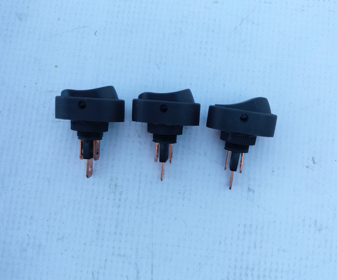 Intrerupator basculant 1 circuit 20A-12V DC OFF-ON, cu LED rosu, Set comutatoare 3 BUC