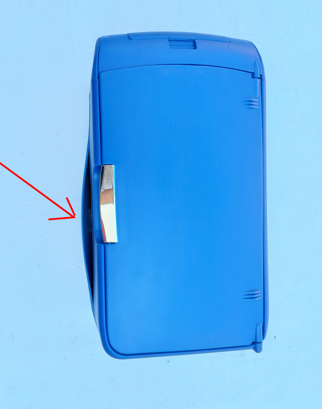 Lada Frigorifica Electrica Portabila 15L � Functie Cald/Rece; CABLU LIPSA, PLASTIC DESPRINS LA MARGINE