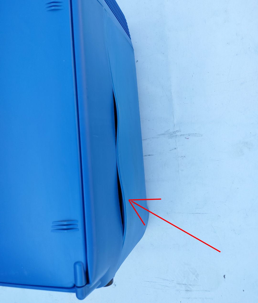 Lada Frigorifica Electrica Portabila 15L � Functie Cald/Rece; CABLU LIPSA, PLASTIC DESPRINS LA MARGINE