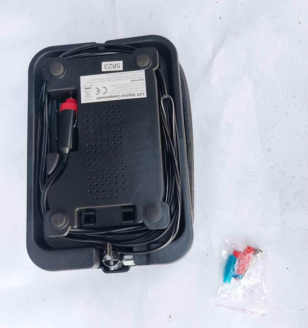 Compresor auto Streetwize , Digital, cu sistem de umflare automat , 12V 250 PSI , lungime cablu 2.8m ECRAN DEFECT