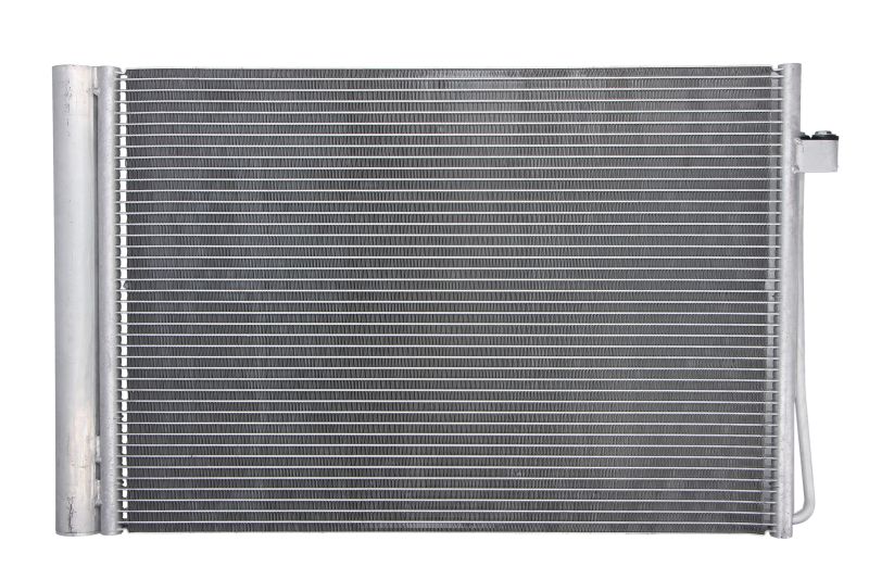 Condensator climatizare AC BMW Seria 5 E60/E61 03-10, 6 E63/E64 04-11, 7 E65/E66 02-08, motor: 2.0 R6, 2.5 R6, 3.0 R6, 4.0 V8, 4.4 V8, 5.0 V10, Condensator cu uscator filtru integrat , 630(590)x416x16, brazat, 64502282939; 64508379885