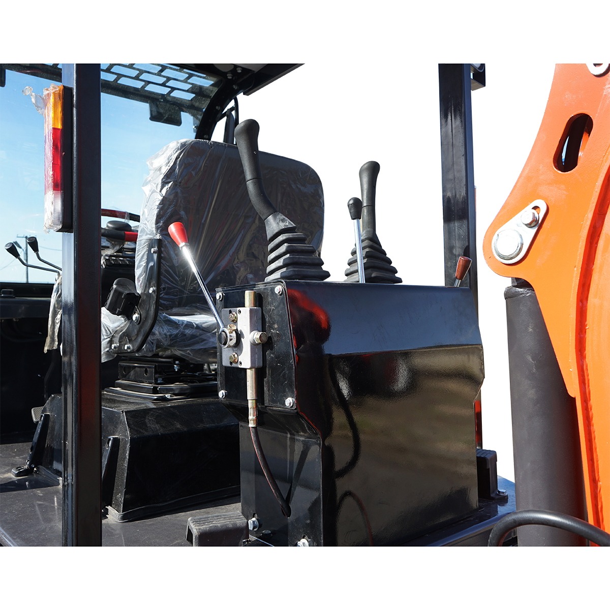 Buldoexcavator 3,5T, motor diesel 36.8kW, 2400RPM, 5600x1680x2730mm