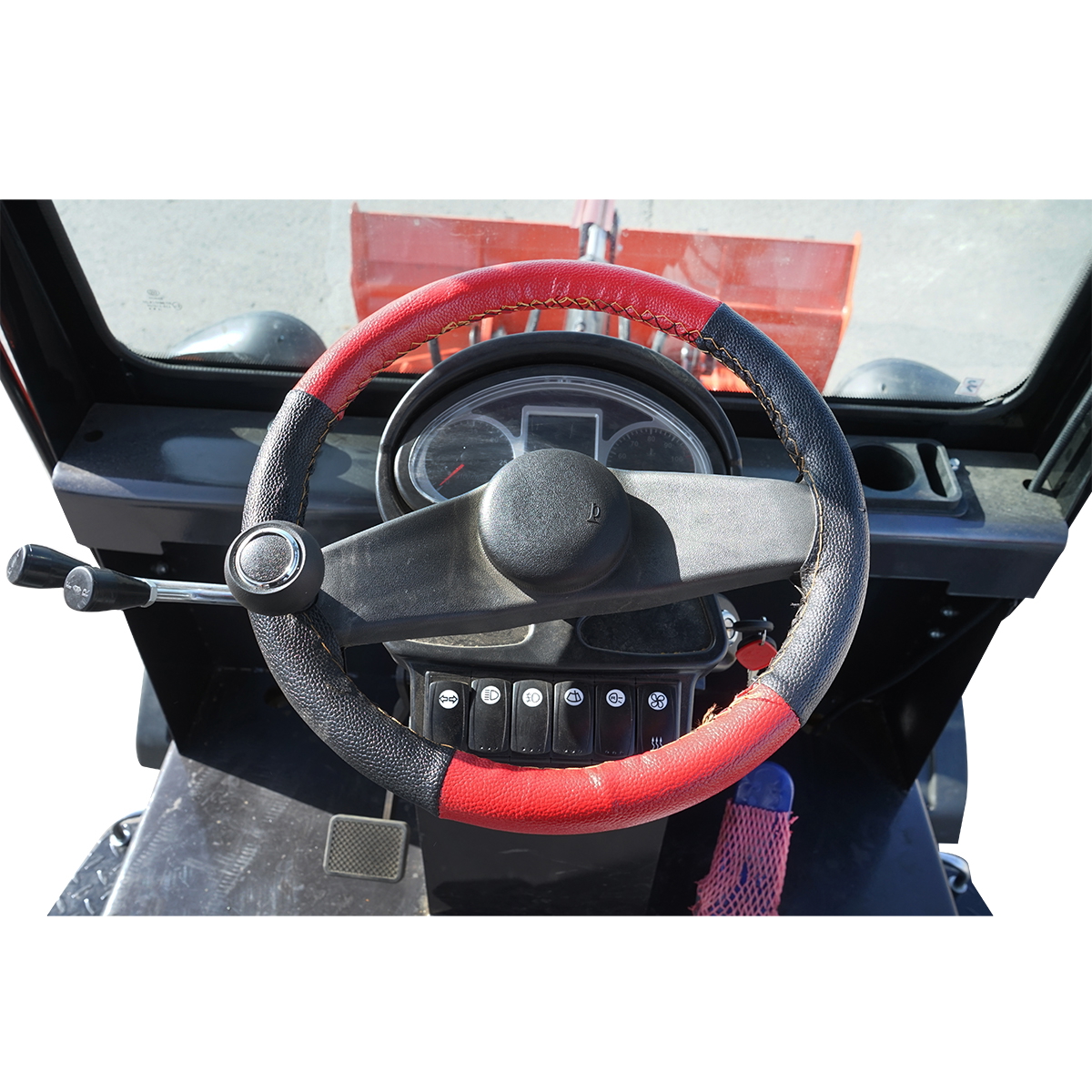 Buldoexcavator 3,5T, motor diesel 36.8kW, 2400RPM, 5600x1680x2730mm