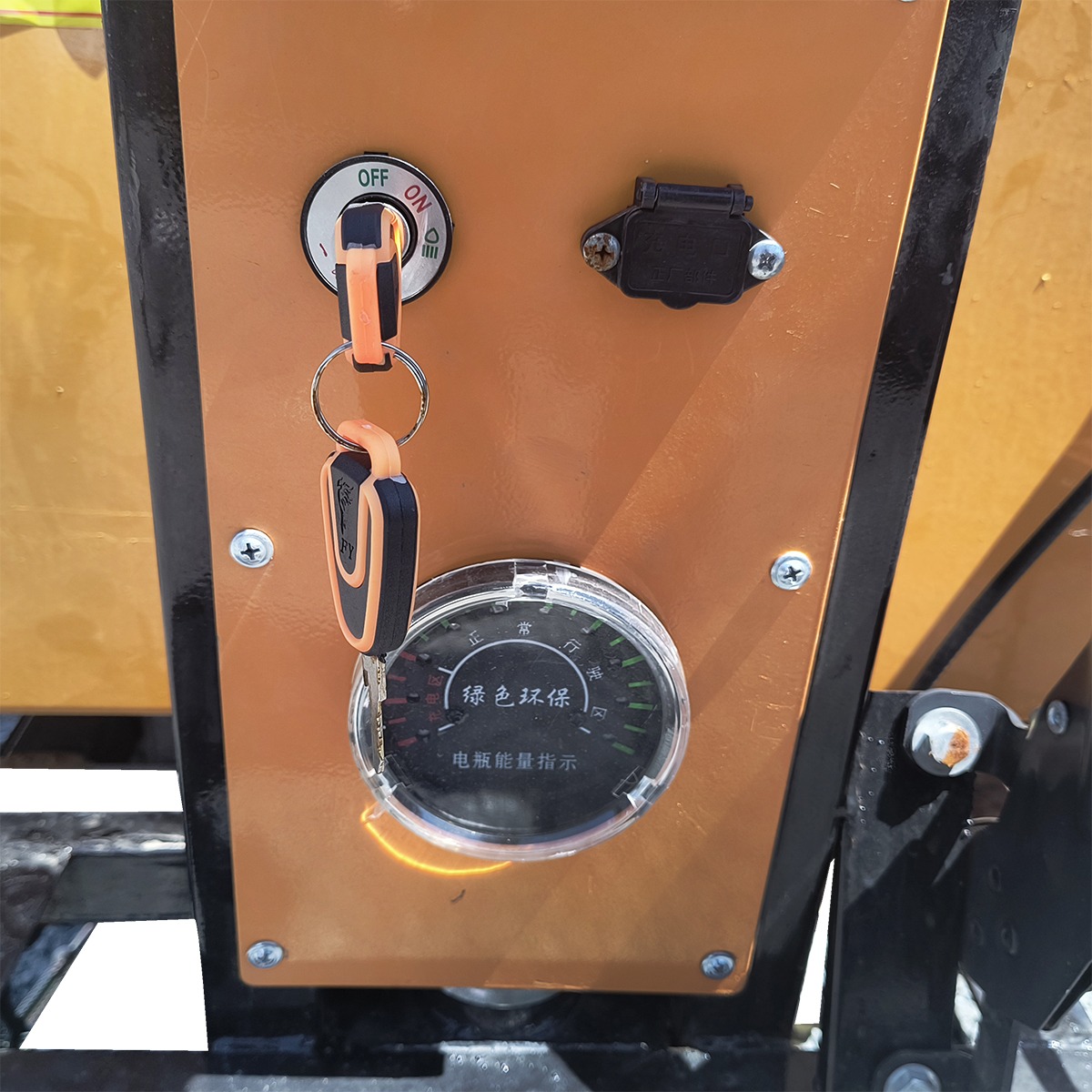 Carucior electric cu remorca THOR 800W, 48V, baterie DZM 48-20, viteza maxima 20 km/h, autonomie 40 km, sarcina maxima 800 Kg, dimensiuni 1.0x0.6x0.47 m, greutate 110 Kg