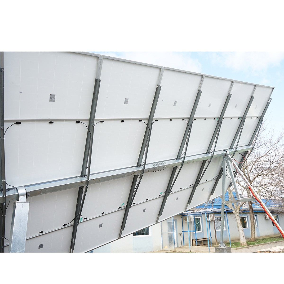 Sistem complet montare, structura tracker solar automat 9 KW, est-vest 16 panouri de 570W Breckner Germany