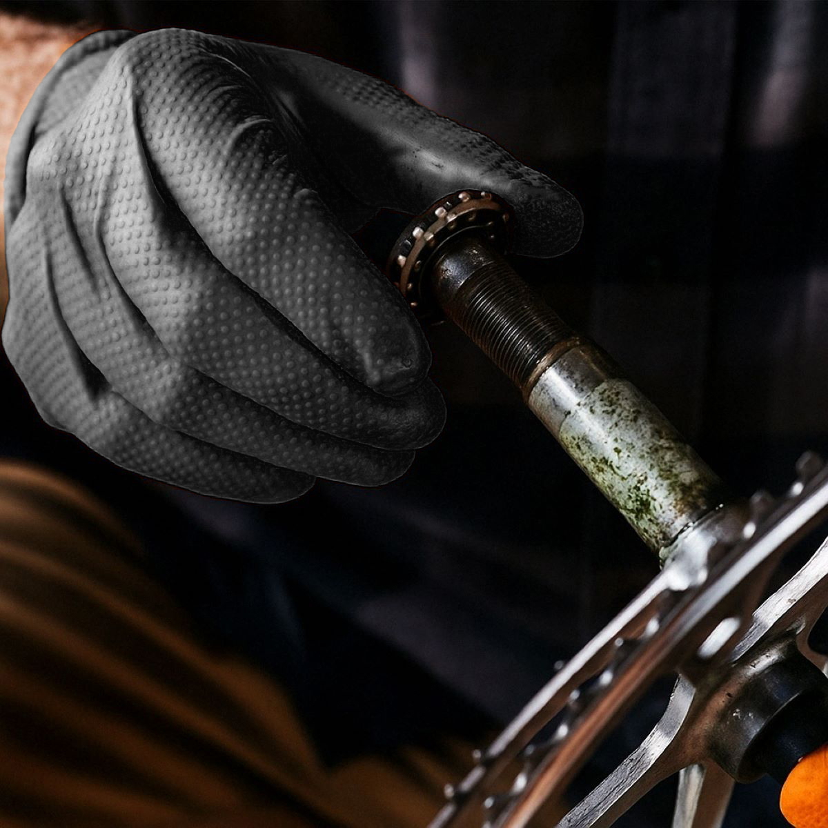 Manusi nitril negre nepudrate Diamond Grip, Marime L, Grosime 10 mil, 100 buc/cutie, latime palma 105 mm ( 5), lungime ?240 mm, manseta cu bordura rulata, pentru mecanica auto si servicii industriale