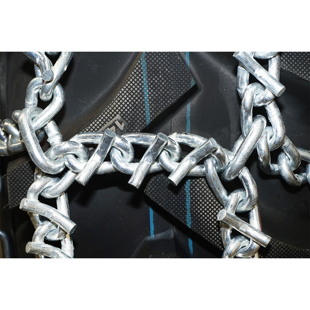 Set lanturi antiderapante tip plasa V-BAR, zala fi 11 mm, compatibile anvelope 1400/38 si 15,5/38