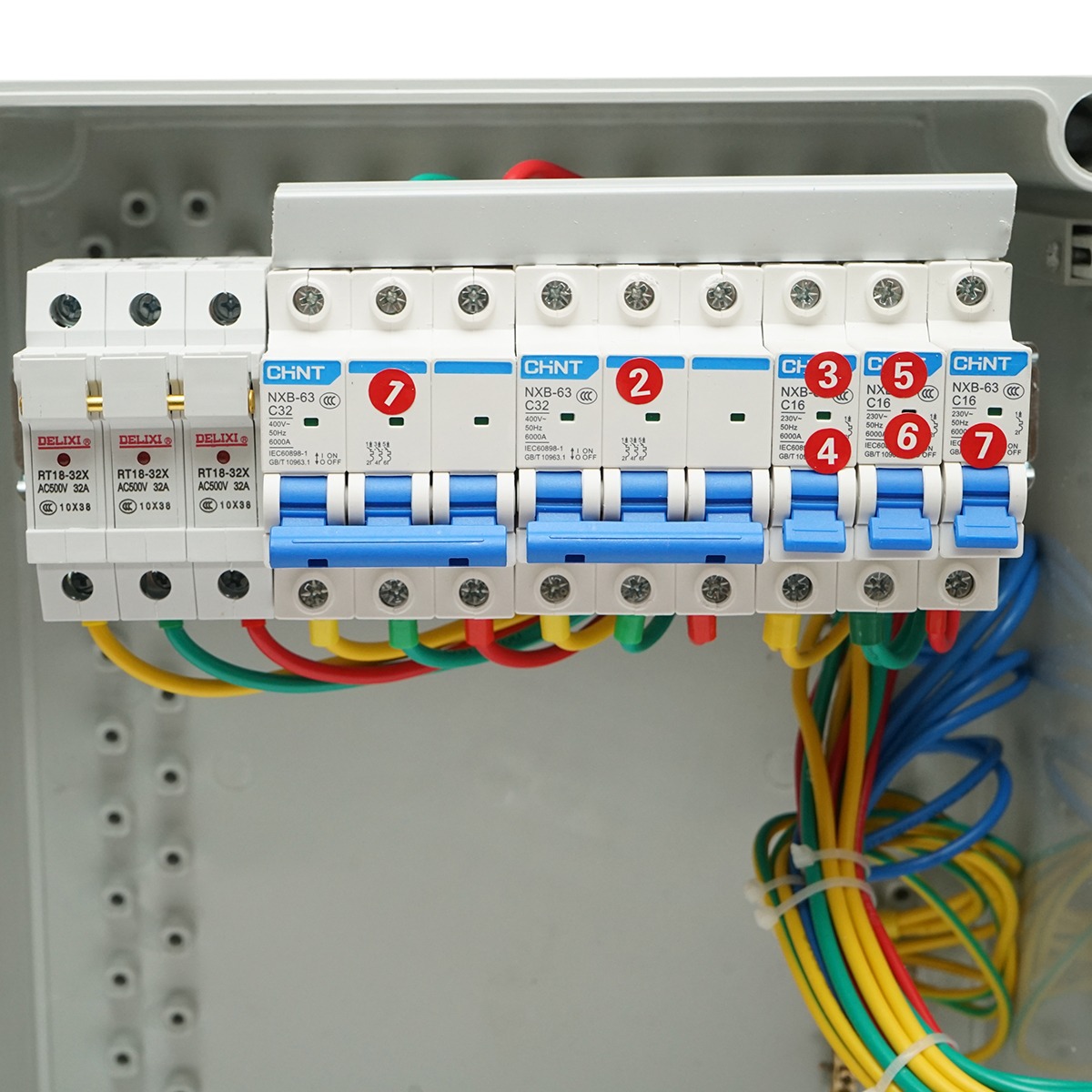 Tablou grup prize organizare santier 4x230V/16A, 2x400V/32A, 1x250V/16A, 12 module 400x300x186mm IP67 SUNTREE