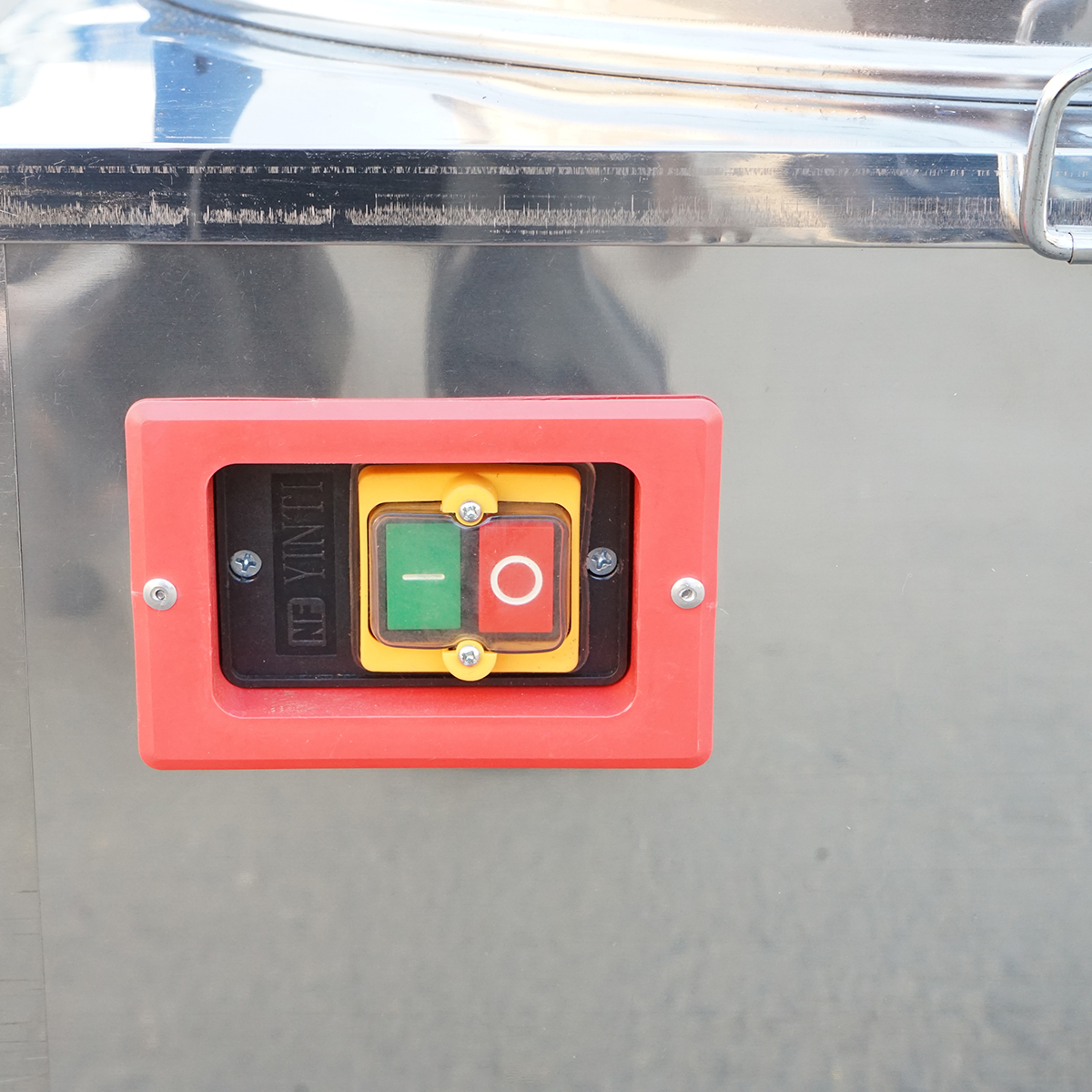 Deplumator pasari cuva inox 1.5 kW, 220-240V, capacitate max 4 pasari, cuva 40 cm, 157 degete, 180 rpm, ciclu 20-30 sec, IP68, 38 kg