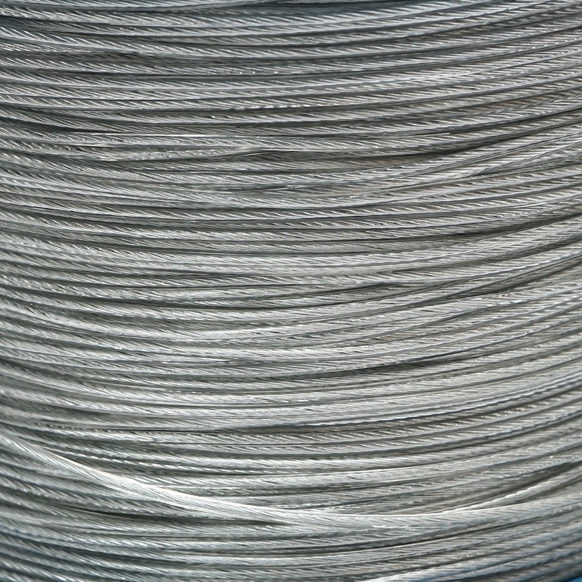 Cablu otel galvanizat cu invelis PVC, FI 2 mm (1 mm cablu), 1x7, 95 Kg, 500 m/rola, 4.4 Kg, DIN 3052