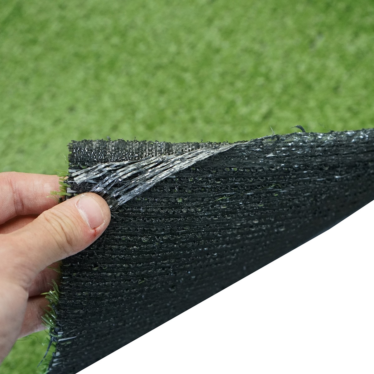 Covor gazon iarba artificiala verde 2mx30m, fir 7mm, 2 straturi PP si plasa PU